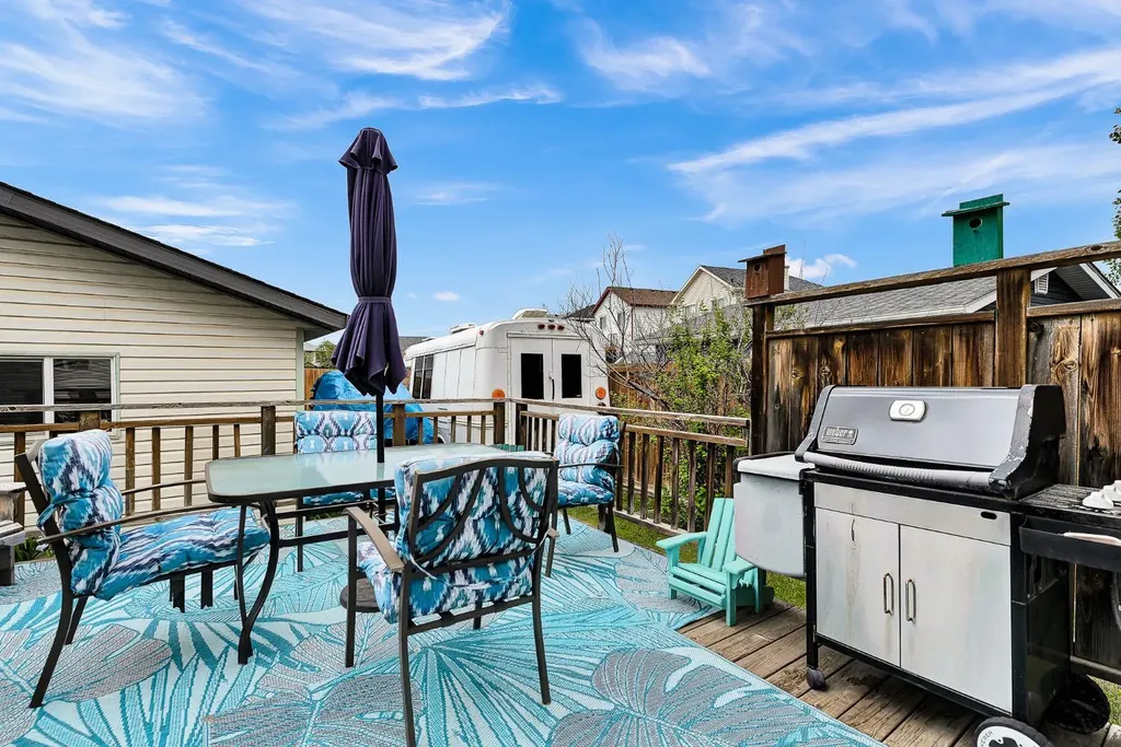 238 Covepark Way NE Calgary AB T3K 5T6