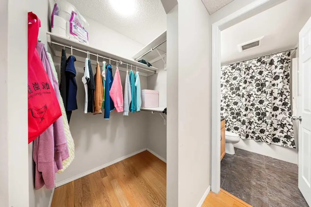 70 Panamount Drive NW Calgary AB T3K 6K3