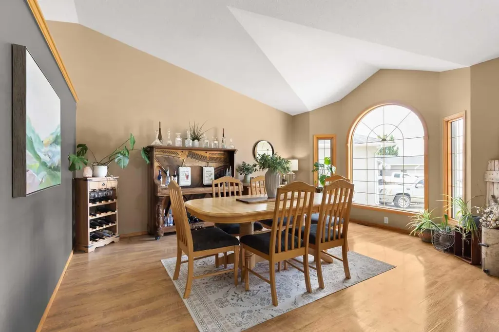 23 Stanfield Place SE Medicine Hat AB T1B4J2