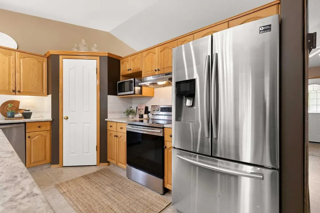 23 Stanfield Place SE Medicine Hat AB T1B4J2