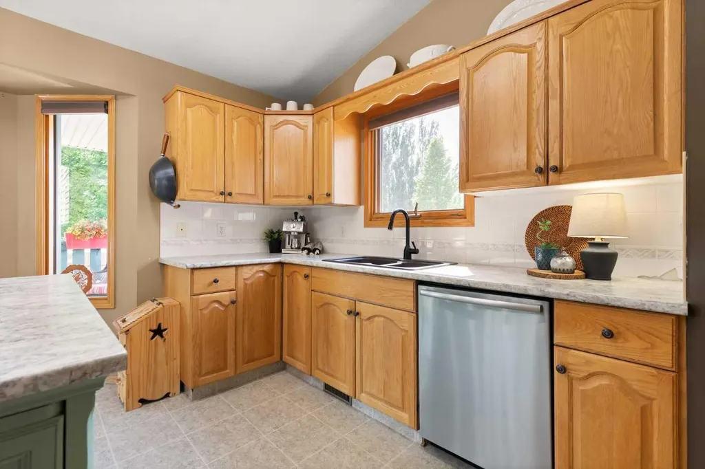 23 Stanfield Place SE Medicine Hat AB T1B4J2