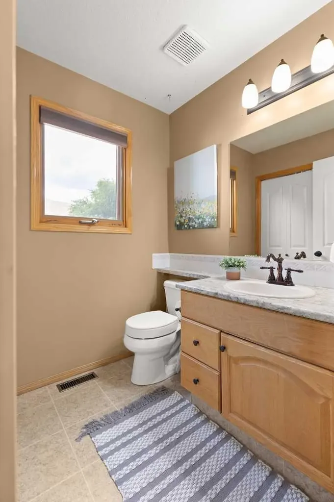 23 Stanfield Place SE Medicine Hat AB T1B4J2