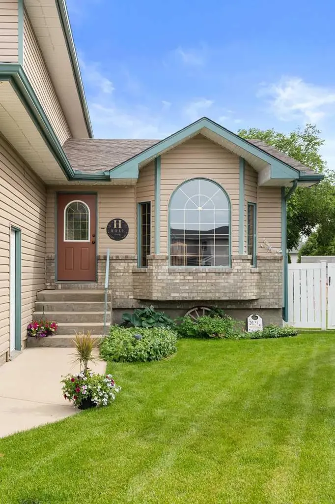 23 Stanfield Place SE Medicine Hat AB T1B4J2