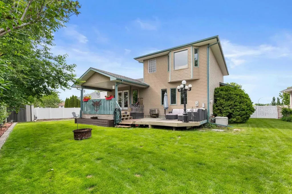 23 Stanfield Place SE Medicine Hat AB T1B4J2