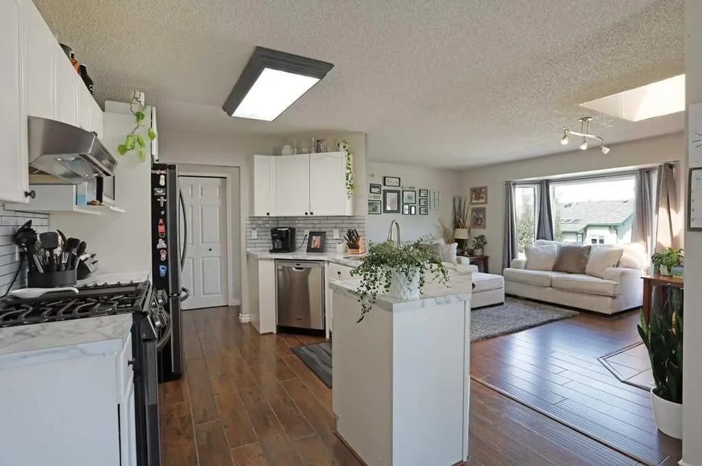 65 Parkland Way E Brooks AB T1R0M6