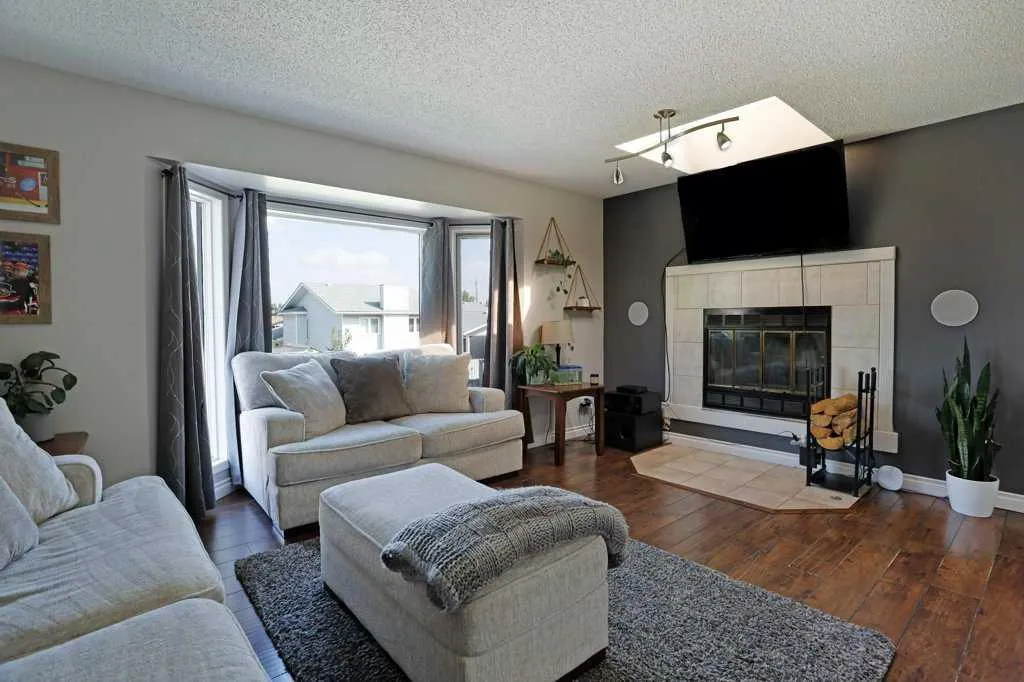 65 Parkland Way E Brooks AB T1R0M6