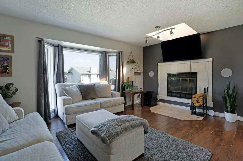 65 Parkland Way E Brooks AB T1R0M6