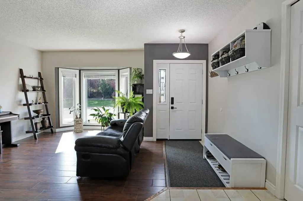 65 Parkland Way E Brooks AB T1R0M6