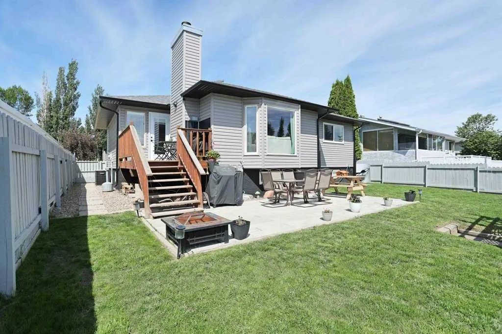65 Parkland Way E Brooks AB T1R0M6