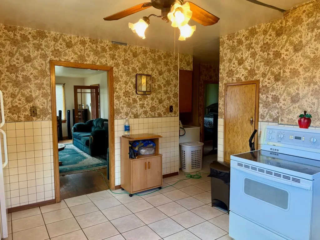 14925 21 Avenue S Frank AB T0K 0E0