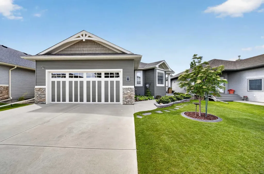 758 Stonehaven Drive Carstairs AB T0M0N0