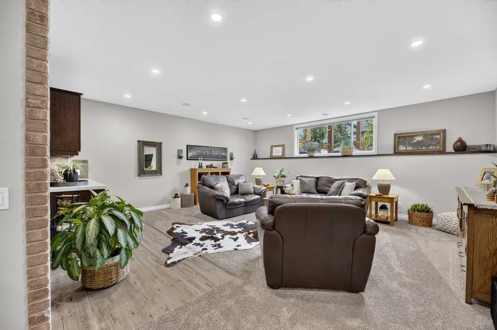 758 Stonehaven Drive Carstairs AB T0M0N0