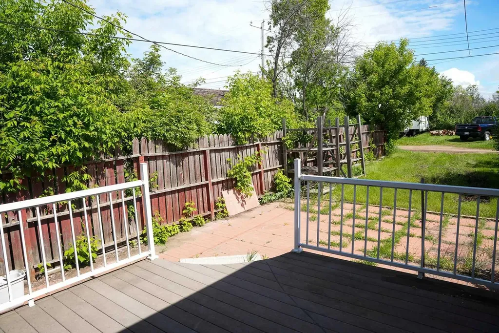 4927 51 Street Hardisty AB T0B 1V0
