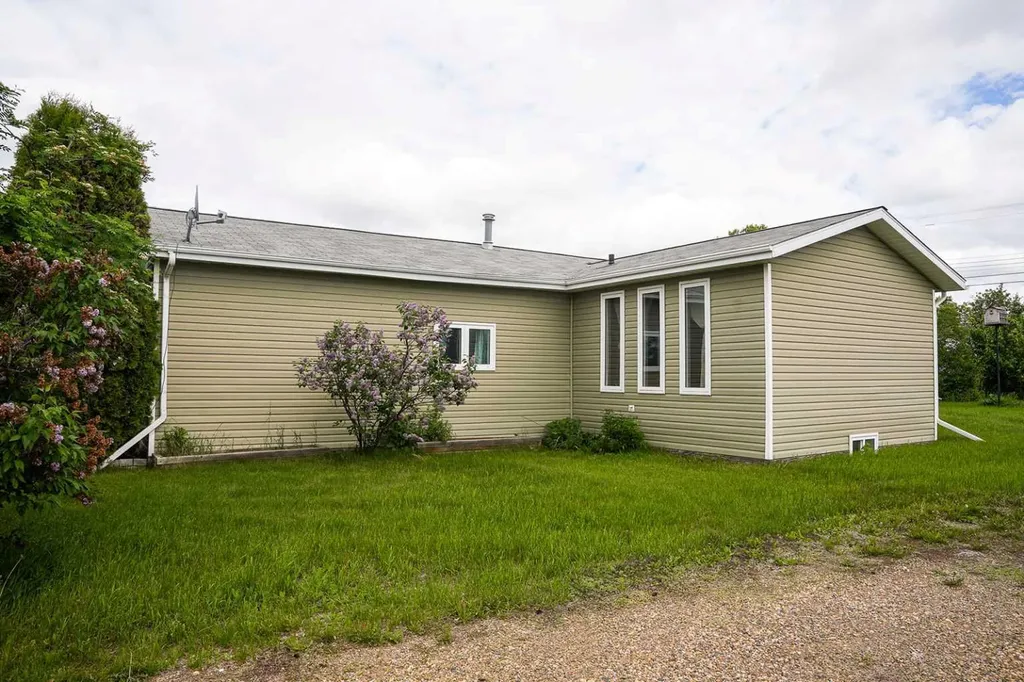 4927 51 Street Hardisty AB T0B 1V0