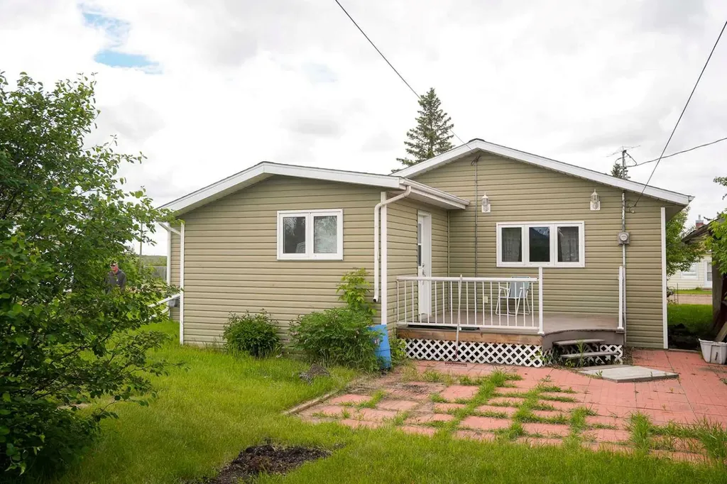 4927 51 Street Hardisty AB T0B 1V0