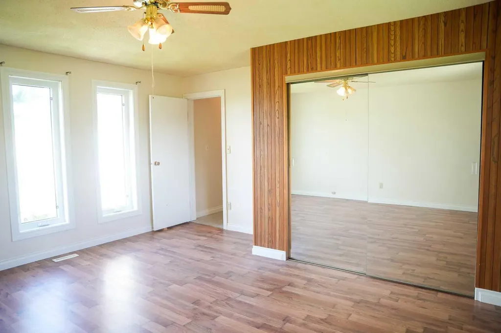 4927 51 Street Hardisty AB T0B 1V0