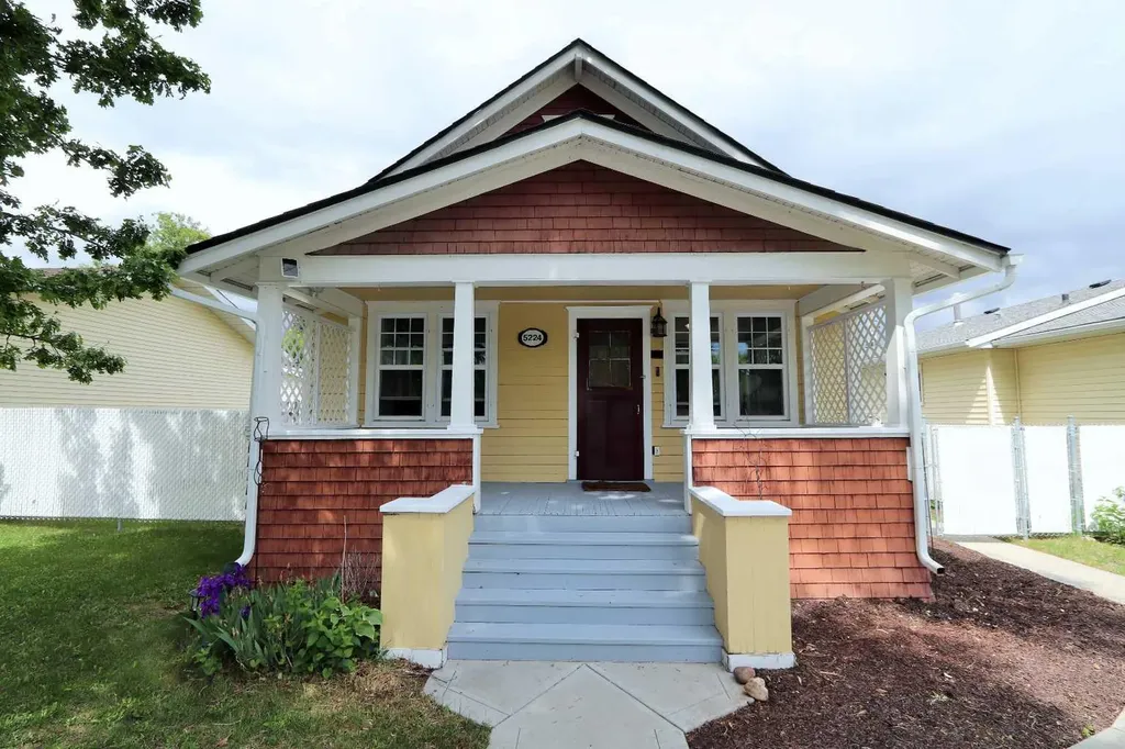 5224 51 Avenue Ponoka AB T4J 1H8