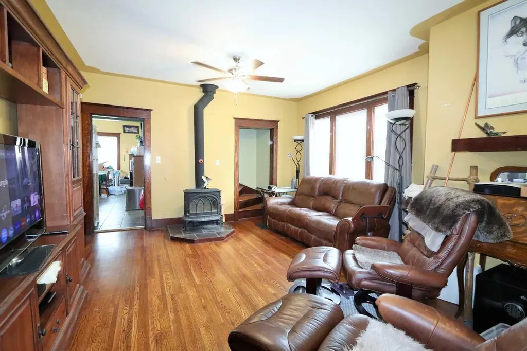 5224 51 Avenue Ponoka AB T4J 1H8