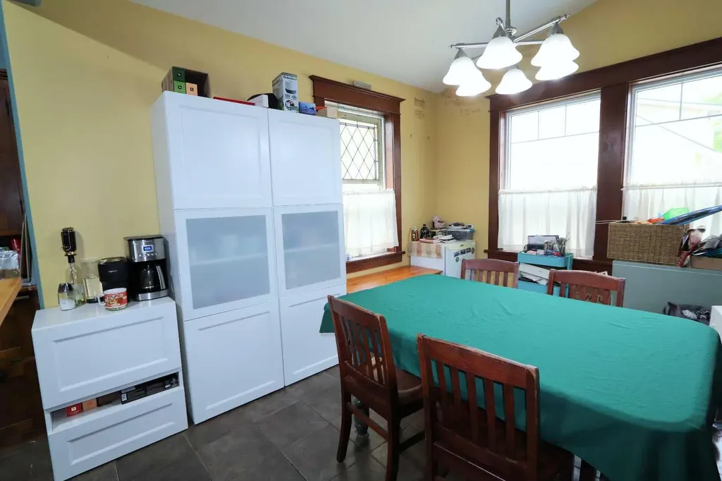 5224 51 Avenue Ponoka AB T4J 1H8