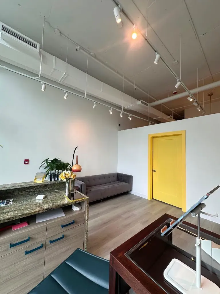 4535 Bowness Road Road NW Calgary AB T3B 6A9