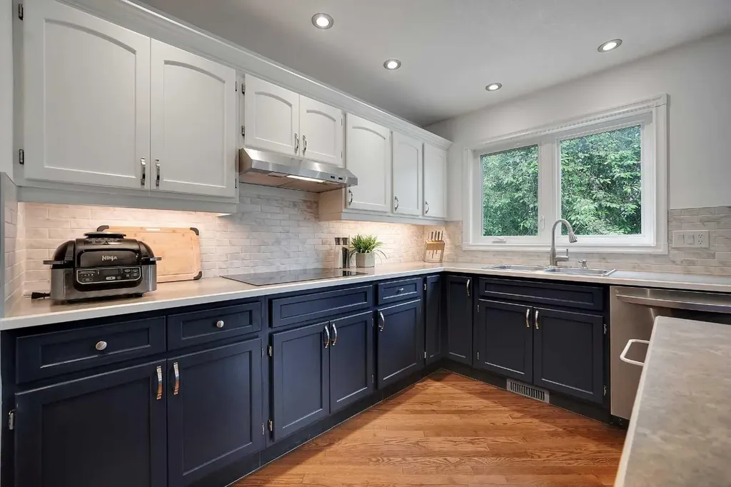 92 Douglas Woods Grove SE Calgary AB T2Z 2H7