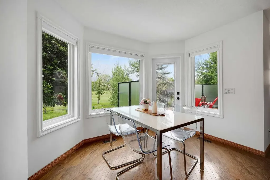 92 Douglas Woods Grove SE Calgary AB T2Z 2H7