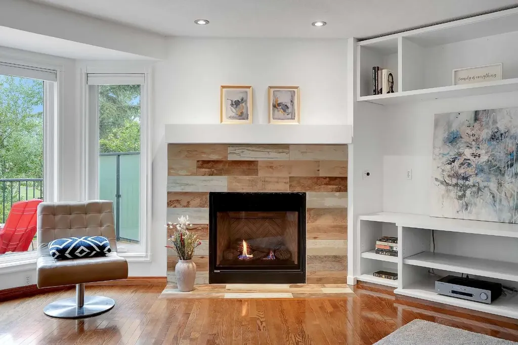 92 Douglas Woods Grove SE Calgary AB T2Z 2H7