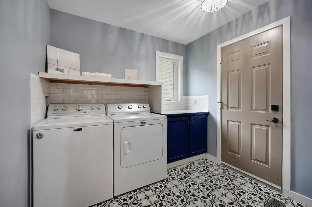 92 Douglas Woods Grove SE Calgary AB T2Z 2H7