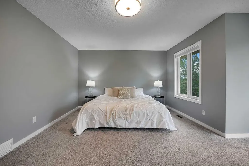92 Douglas Woods Grove SE Calgary AB T2Z 2H7
