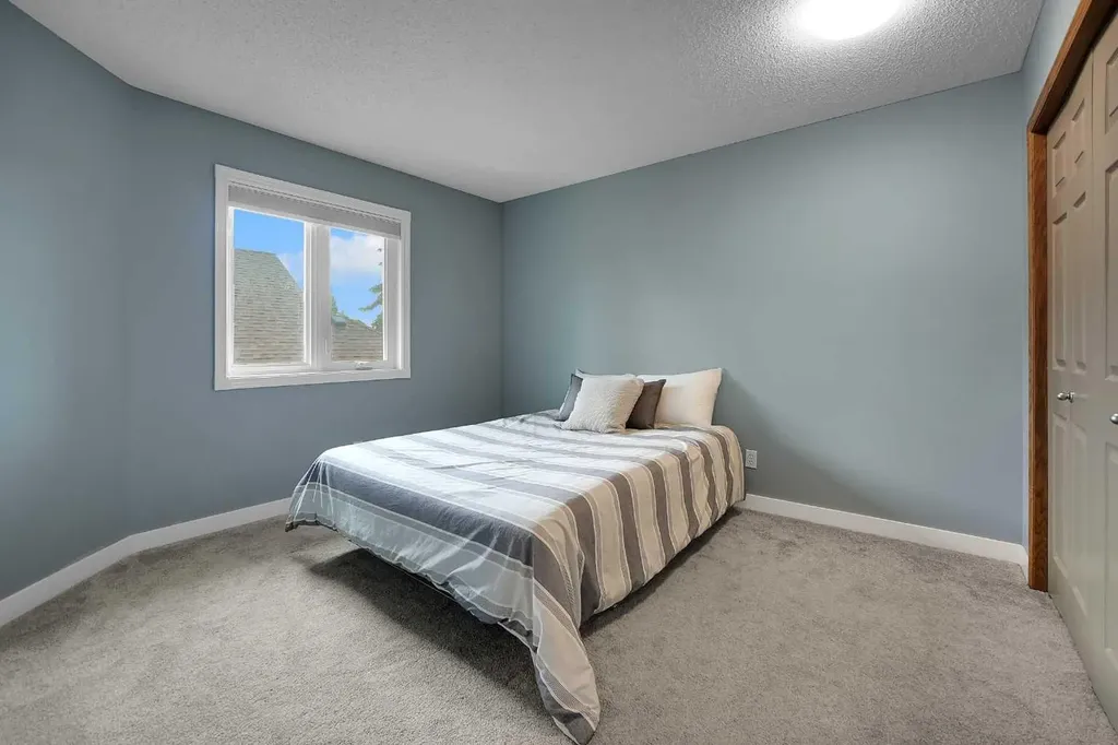 92 Douglas Woods Grove SE Calgary AB T2Z 2H7