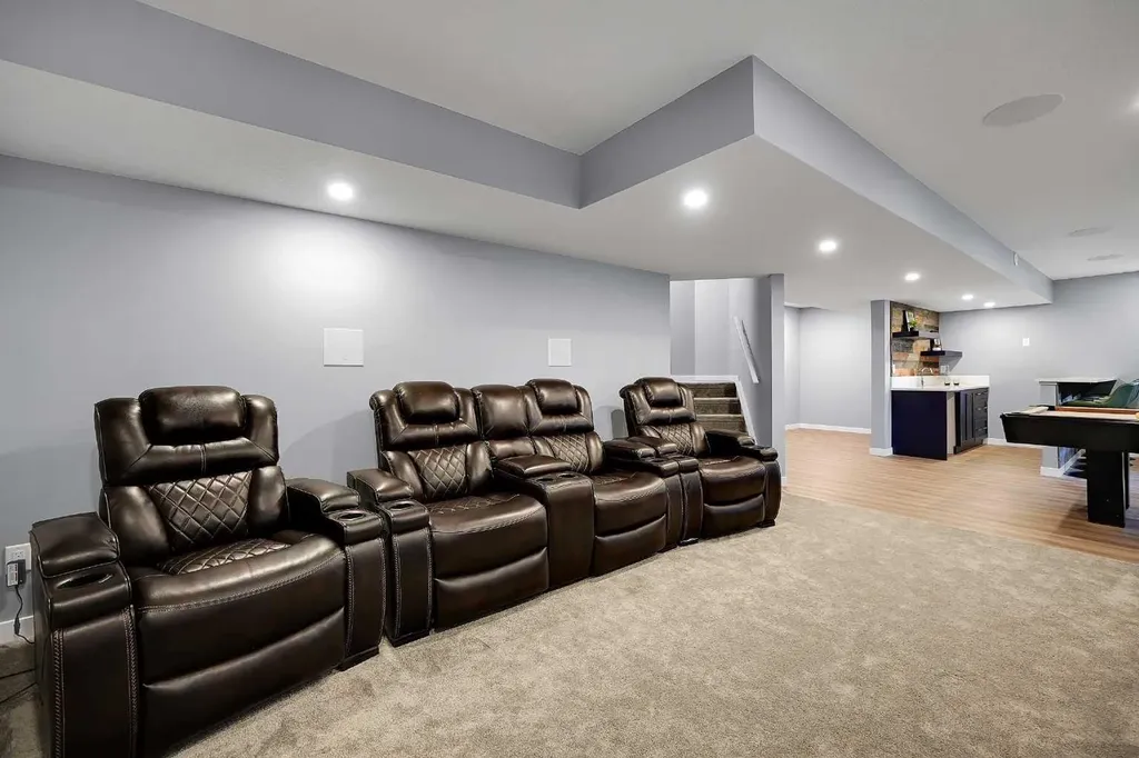92 Douglas Woods Grove SE Calgary AB T2Z 2H7
