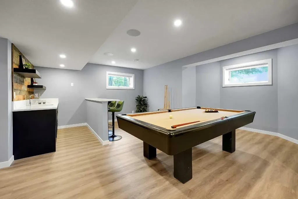 92 Douglas Woods Grove SE Calgary AB T2Z 2H7
