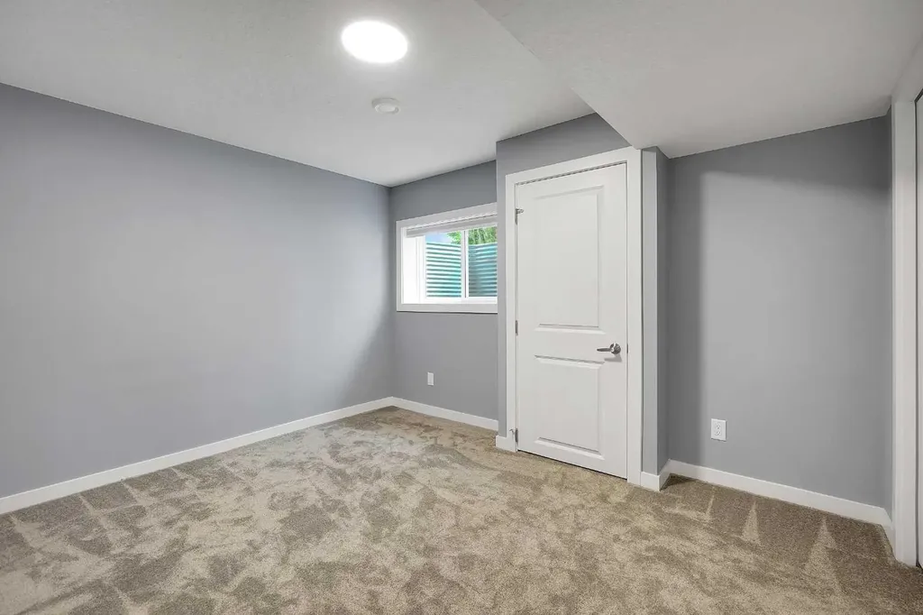 92 Douglas Woods Grove SE Calgary AB T2Z 2H7