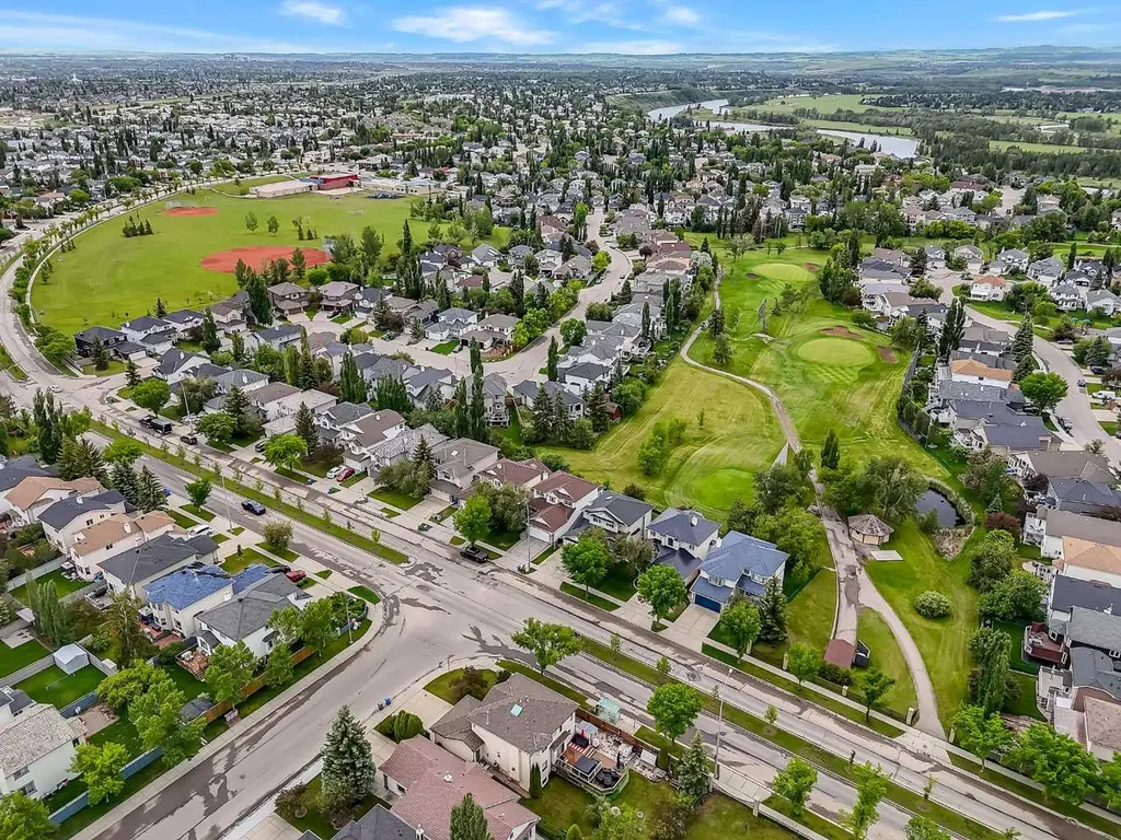 92 Douglas Woods Grove SE Calgary AB T2Z 2H7