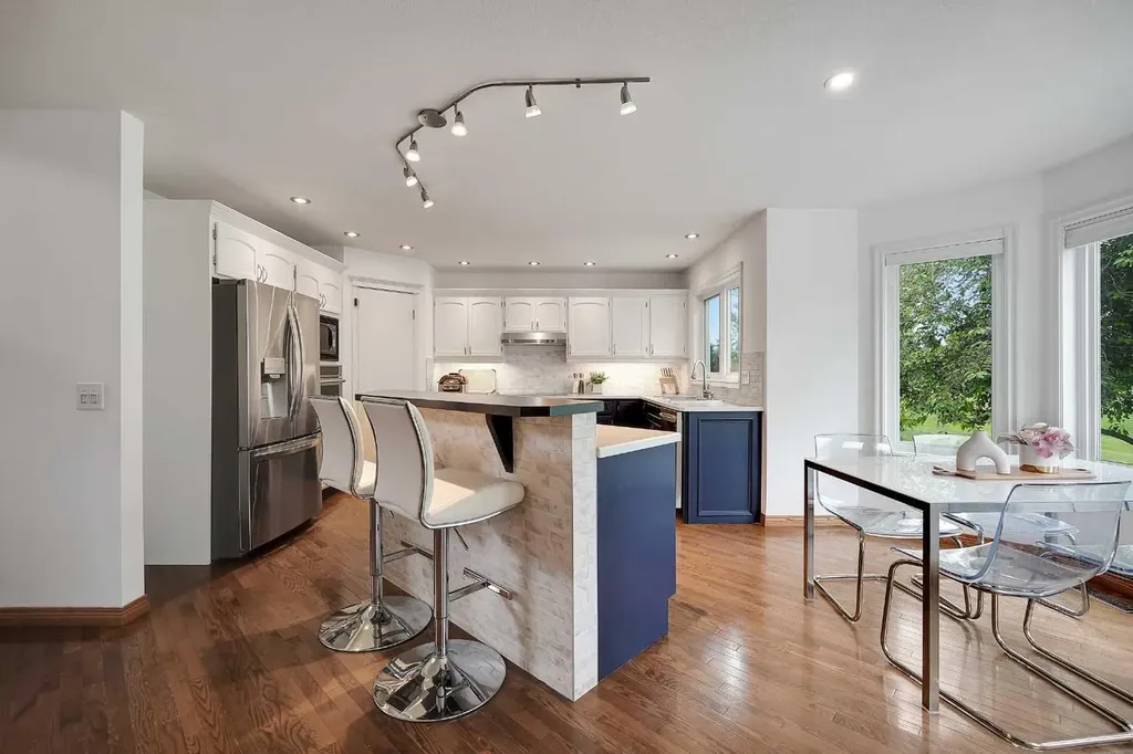 92 Douglas Woods Grove SE Calgary AB T2Z 2H7