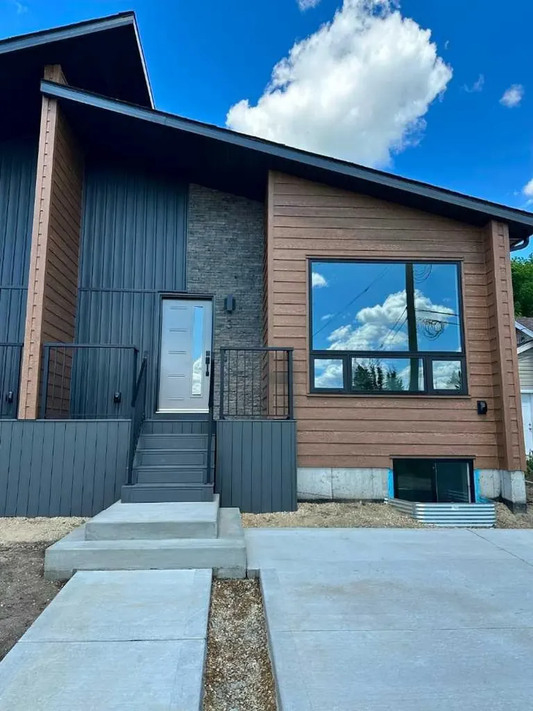 5537 51 Avenue Lacombe AB T4L 1K9