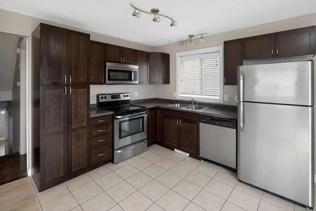 10256 85 Street Grande Prairie AB T8X0K3