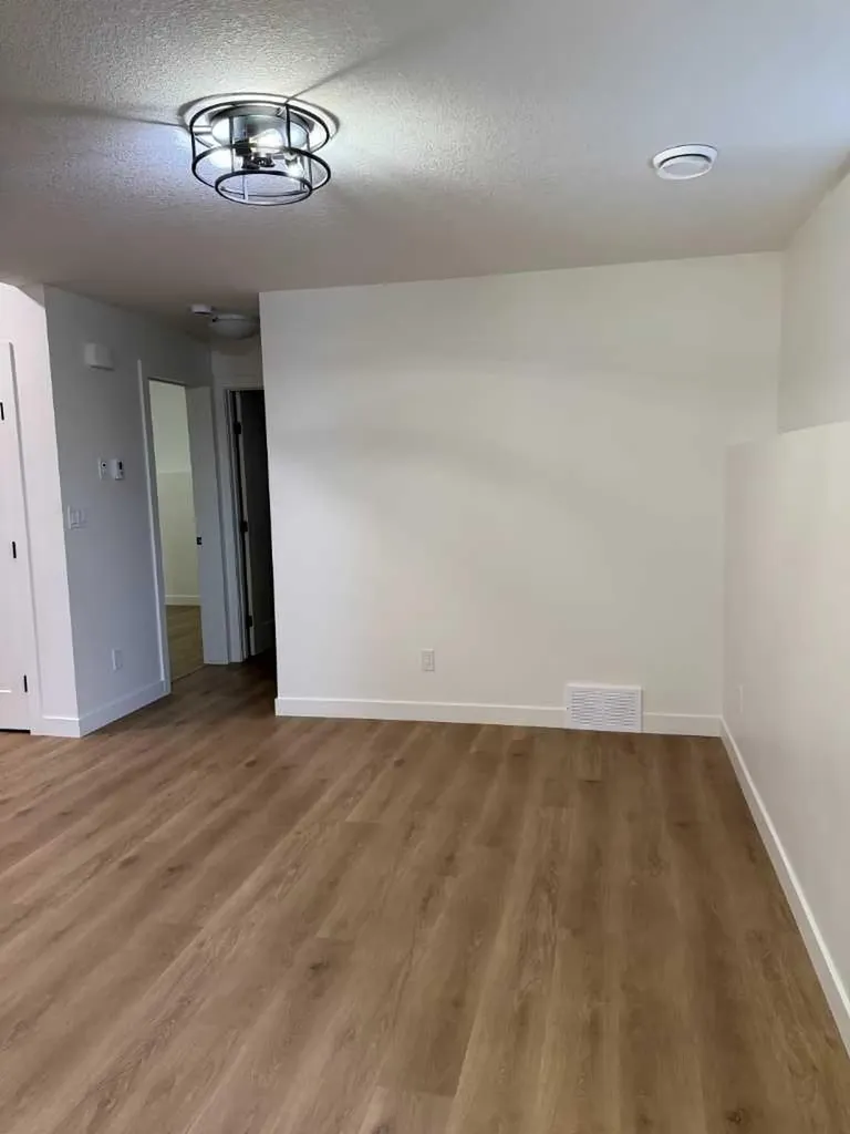 12937 102a Street Grande Prairie AB T8V 6T1