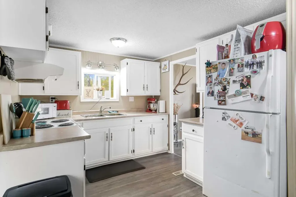 74078 Range Road 13 Debolt AB T0H 1B0