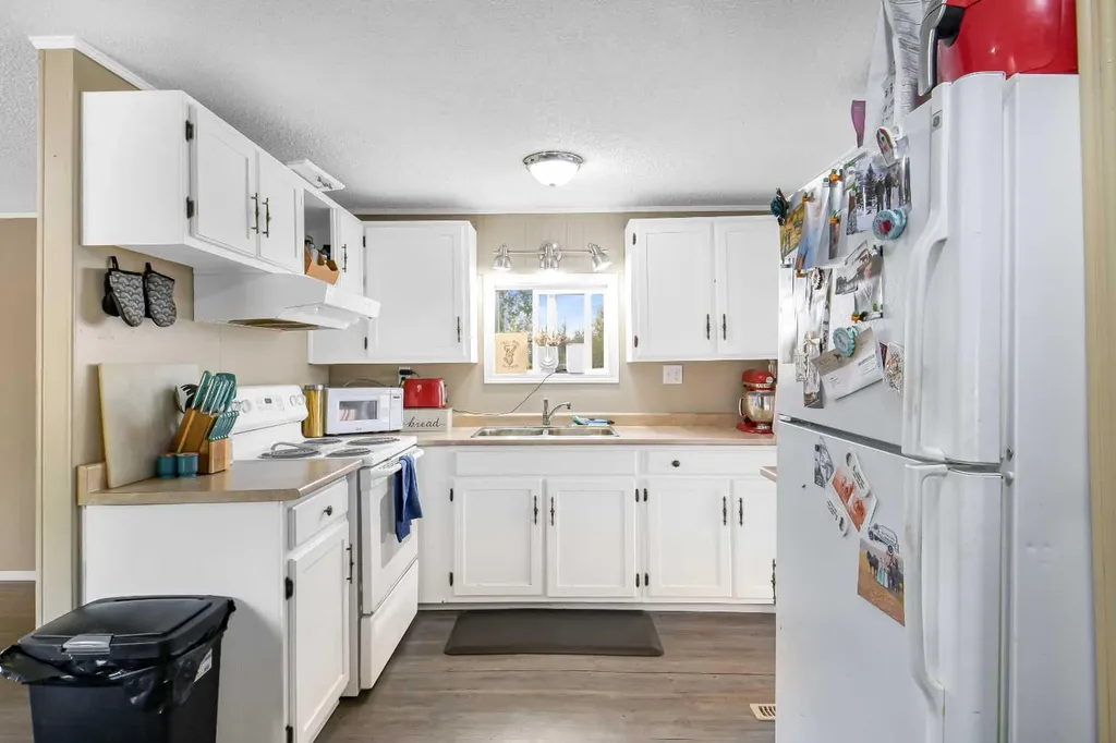 74078 Range Road 13 Debolt AB T0H 1B0