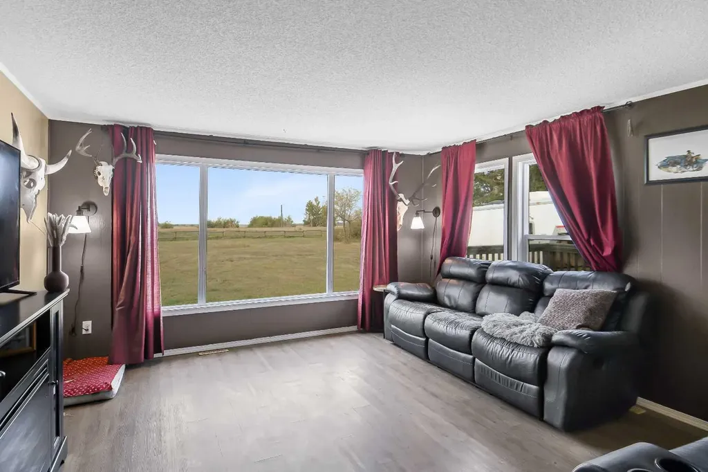 74078 Range Road 13 Debolt AB T0H 1B0