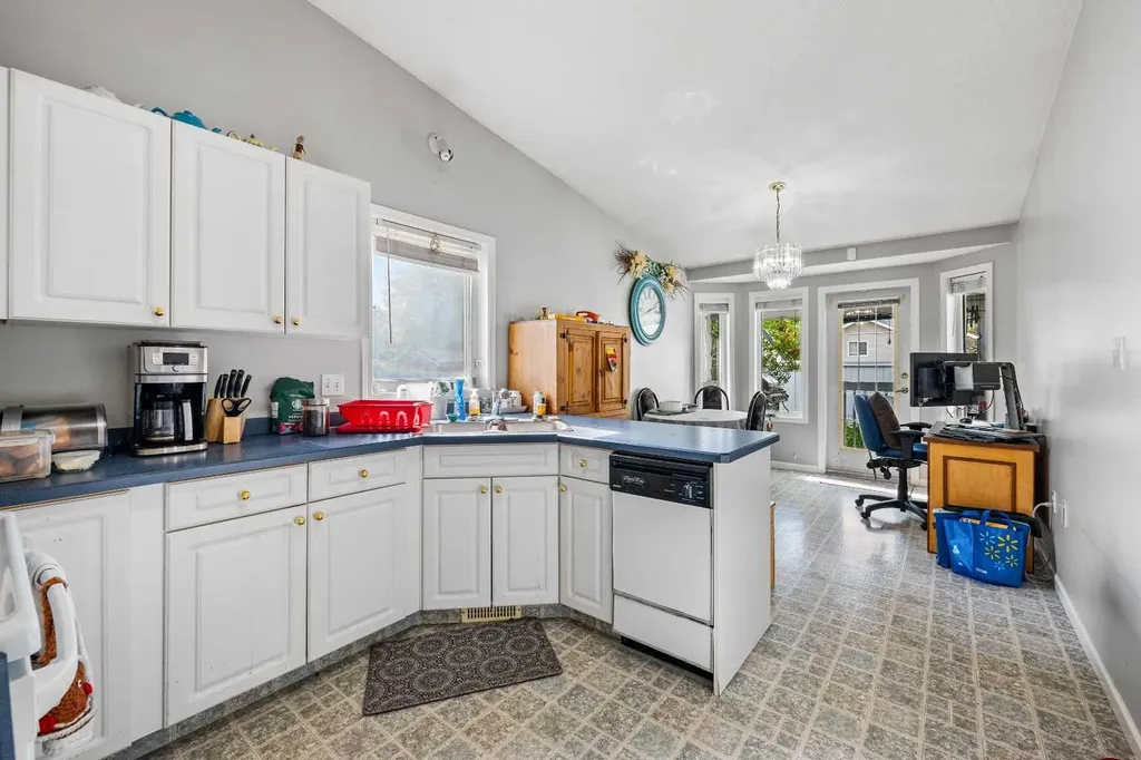 4725 47 Street Lloydminster SK S9V 0K1