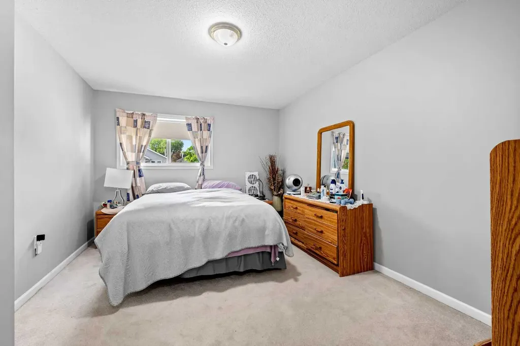 4725 47 Street Lloydminster SK S9V 0K1