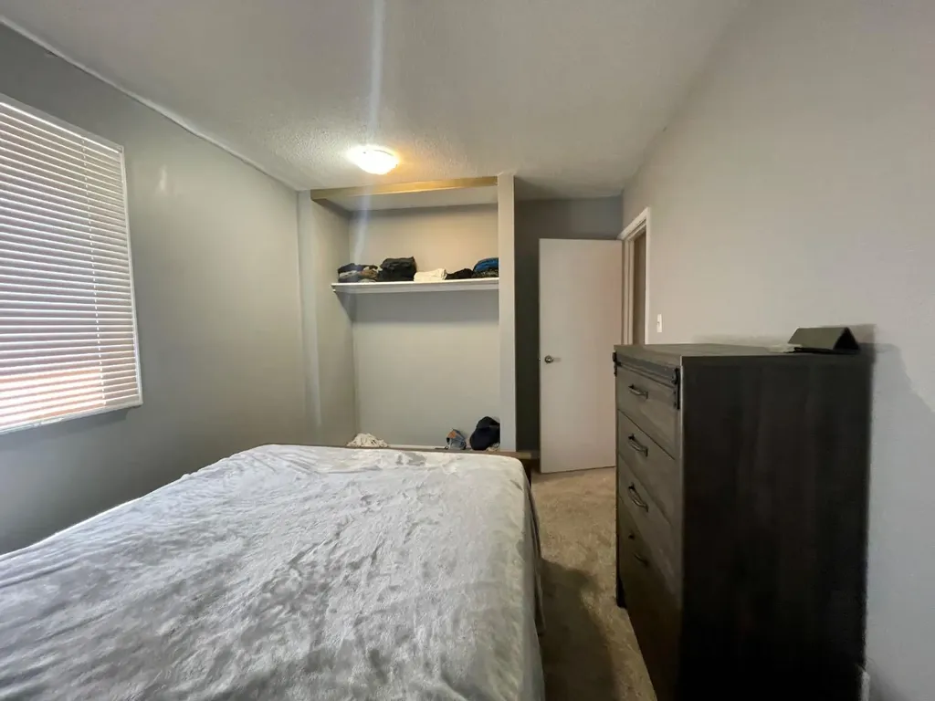 5611 9 Avenue Edson AB T7E 1R5