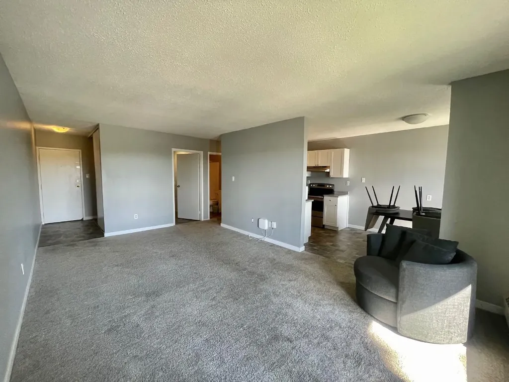 5611 9 Avenue Edson AB T7E 1R5