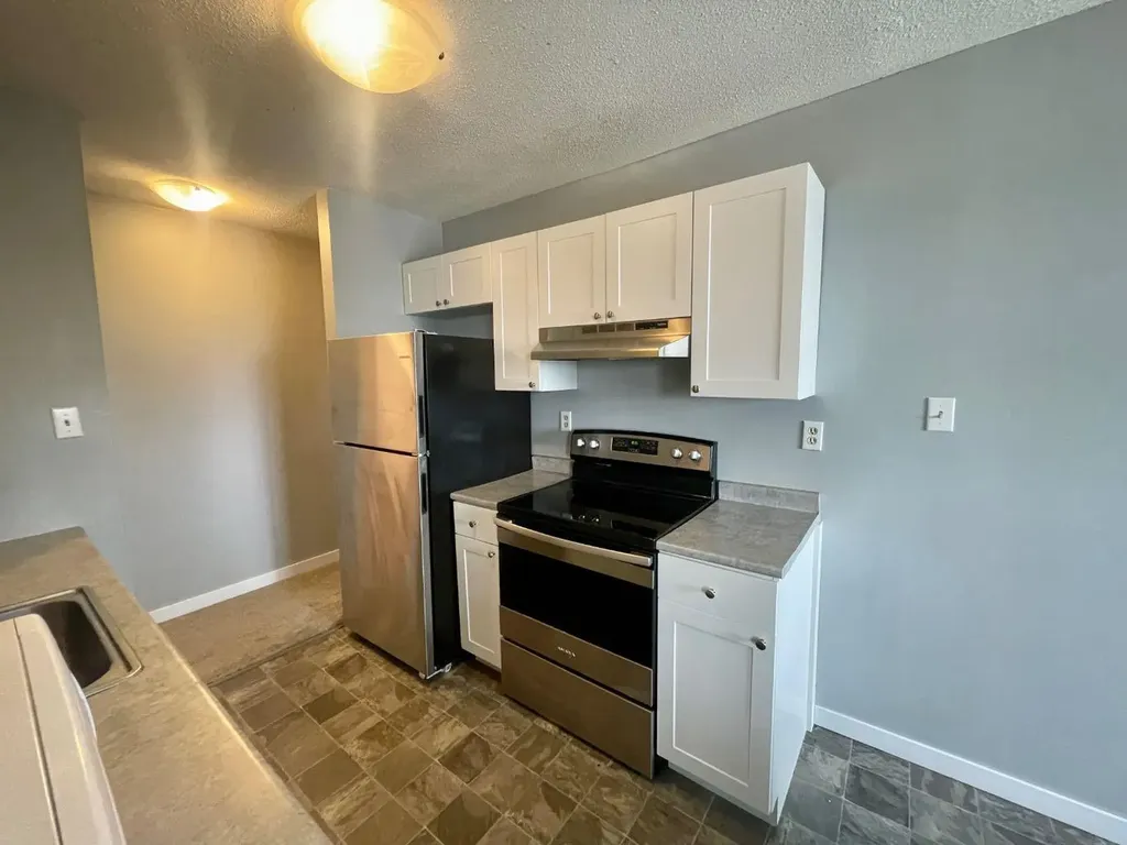 5611 9 Avenue Edson AB T7E 1R5