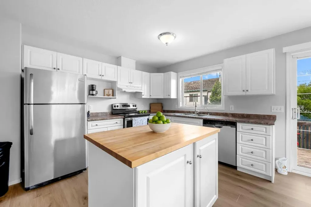 3101 51 Avenue Lloydminster AB T9V 1H9