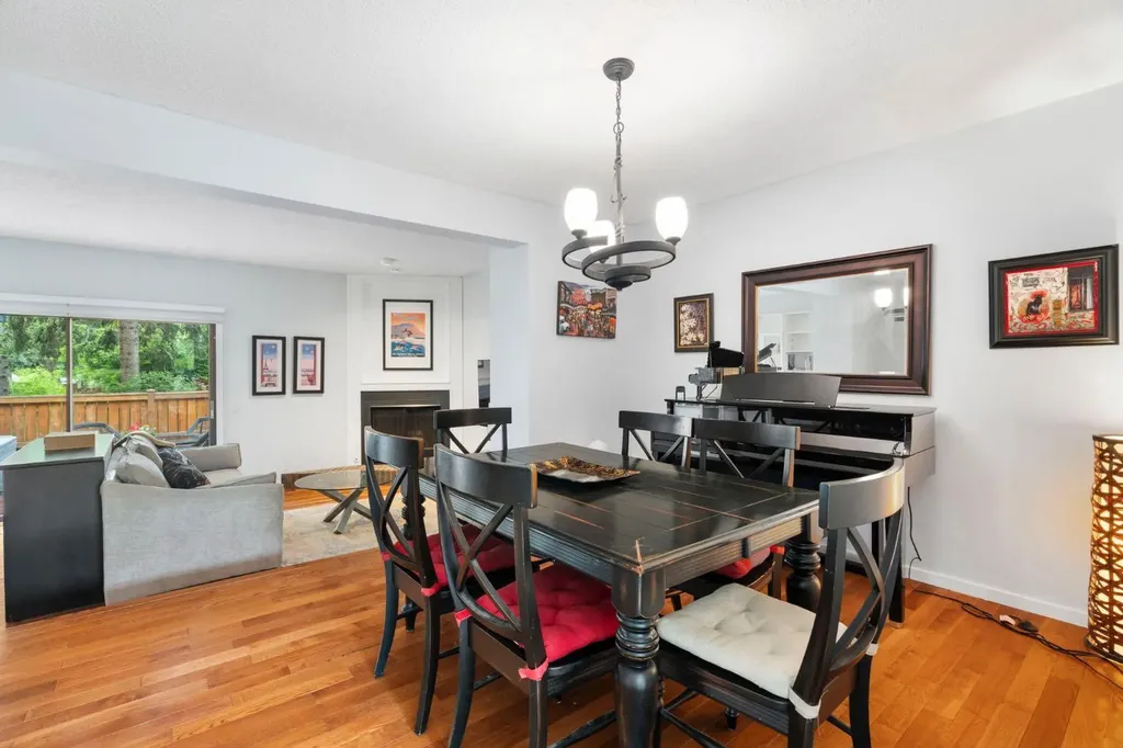3302 50 Street NW Calgary AB T3A 2C6