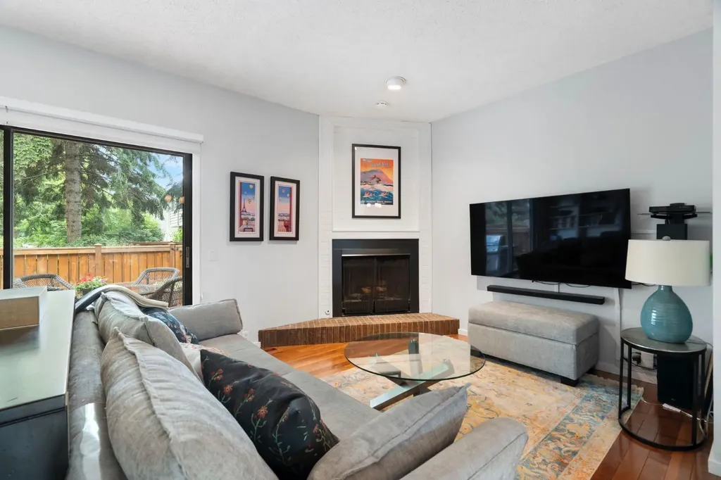 3302 50 Street NW Calgary AB T3A 2C6