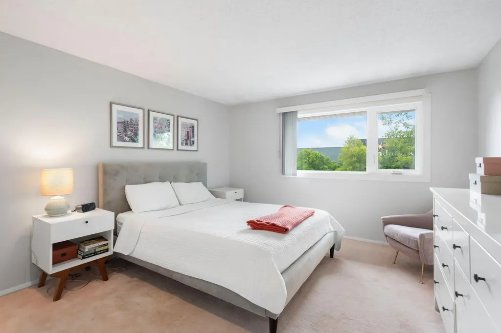 3302 50 Street NW Calgary AB T3A 2C6
